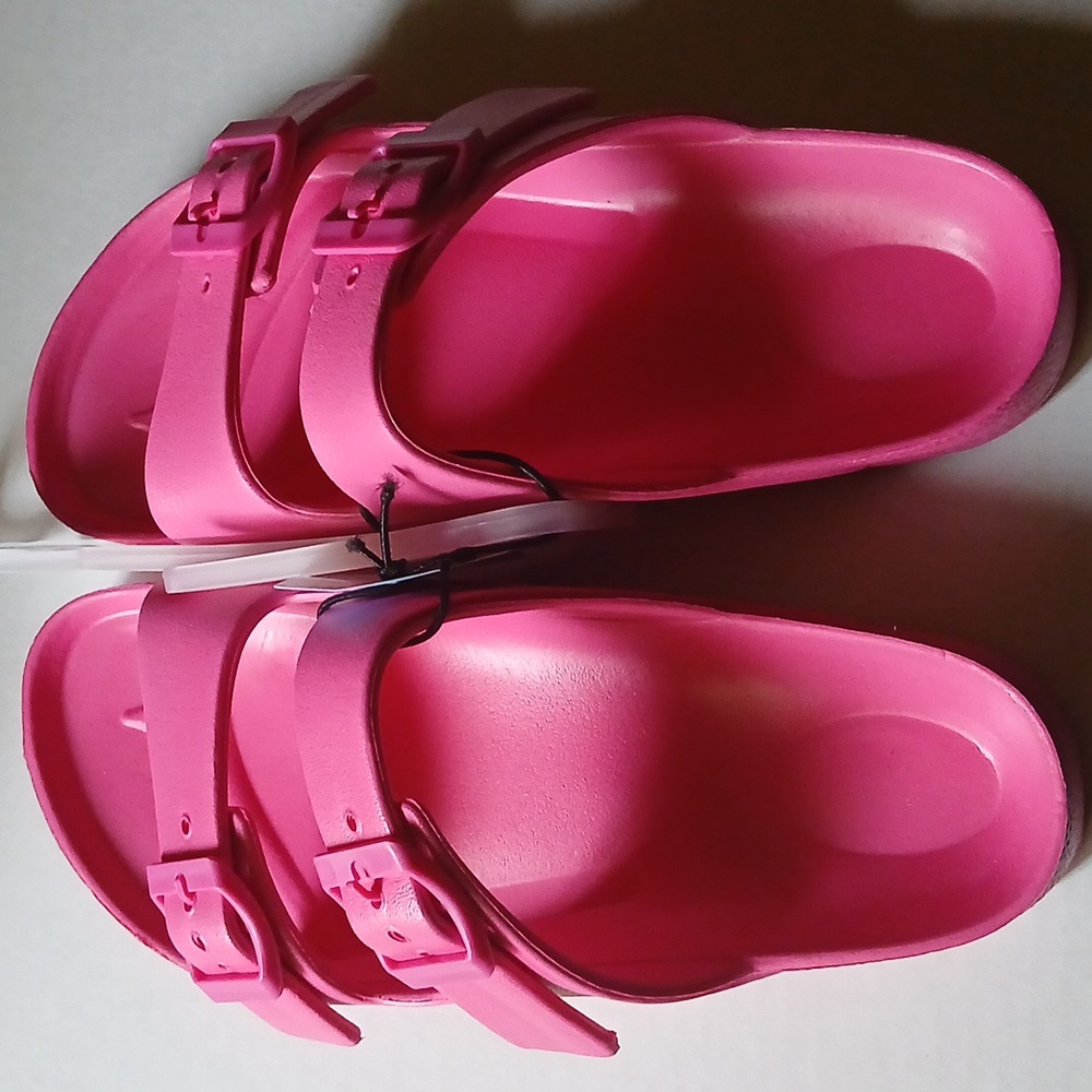 Sun and Sky Women EVA Pink Slide Sandals Size 7 to 8 NWT